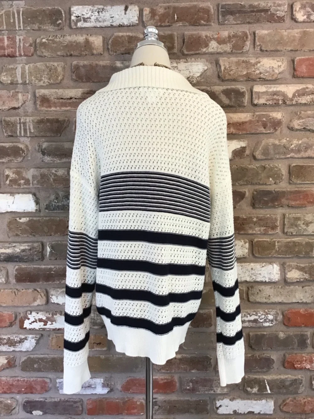 FOR THE REPUBLIC Women's Ivory & Navy Open-Knit V-Neck Collar Stripe Sweater XL